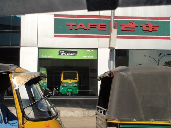 Olha que bontitinho o rickshaw (tuk-tuk) na loja!